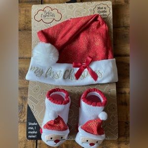 0-6m Baby Essentials My First Christmas Hat & Rattle Socks Set